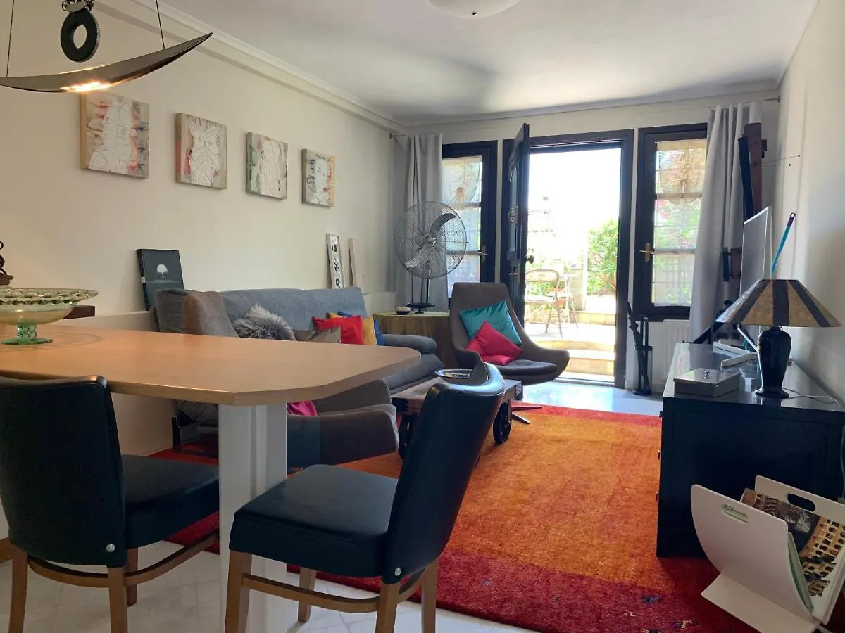 Gemuetliches Appartement In Ano Poli contacts